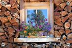 Tuinposter-Schuttingposter Venster houtblokken 90x60cm (bxh), Verzenden, Nieuw, Info@GoodSmiling.com, Good Smiling Fotoprint