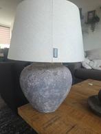 Beyzz Lamp - Grijze Voet & Witte Kap 2stuks, Huis en Inrichting, Lampen | Tafellampen, Ophalen, 50 tot 75 cm, Stof, Zo goed als nieuw