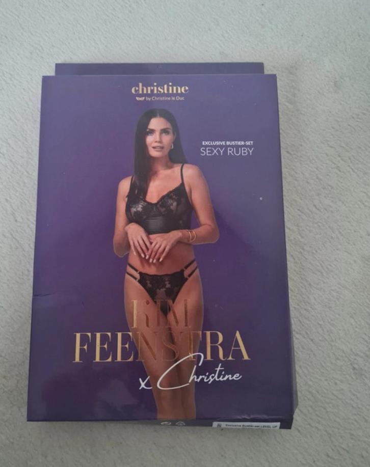 Lingerie setje kim feenstra x christin sexy ruby  Maat S, Kleding | Dames, Ondergoed en Lingerie, Setje, Zwart, Ophalen of Verzenden