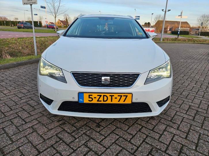 Seat Leon 1.6 TDI 81KW ST 2014 Wit, Auto's, Seat, Particulier, Leon, Airbags, Airconditioning, Bluetooth, Cruise Control, Navigatiesysteem
