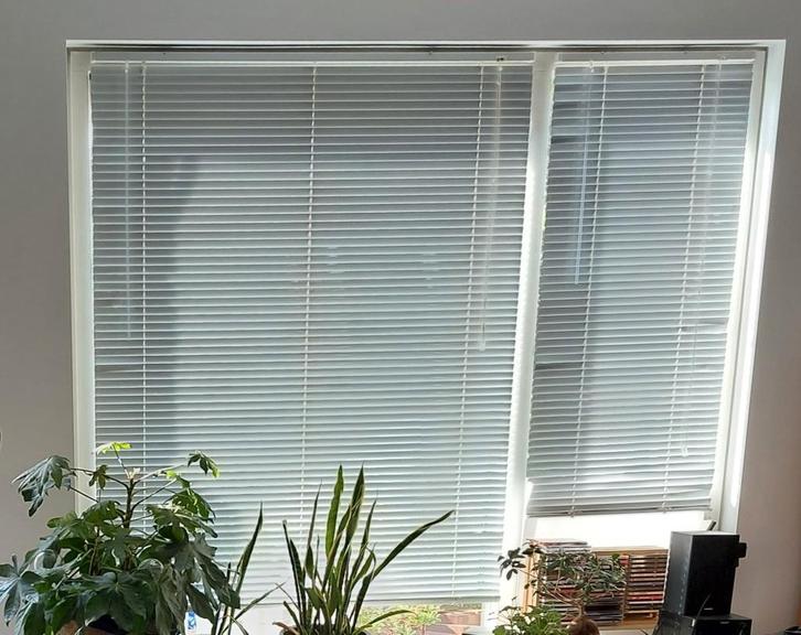 Jaloezieën wit aluminium, Huis en Inrichting, Stoffering | Gordijnen en Lamellen, Gebruikt, 150 tot 200 cm, 100 tot 150 cm, Wit