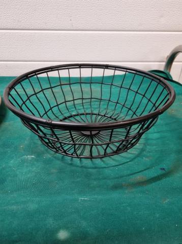 fruitmand metaal zwart beschikbaar voor biedingen