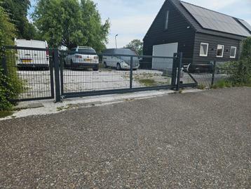 Net schuifhek totaal 11 meter met loopdeur apart  beschikbaar voor biedingen