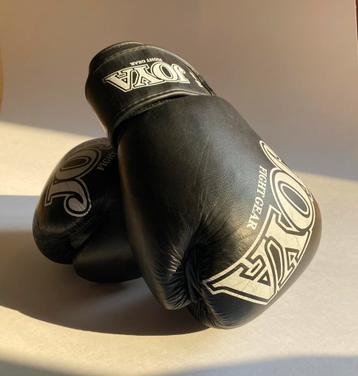Joya boxing gloves, 16oz beschikbaar voor biedingen