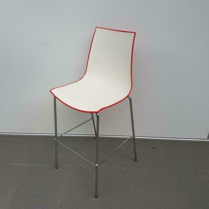Pedrali stoel barkruk kruk wit/rood kunststof, Huis en Inrichting, Stoelen, Gebruikt, Eén, Kunststof, Ophalen