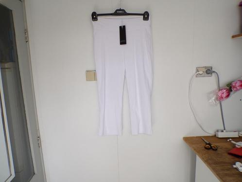 Witte 3/4 broek met elast.tailleband Yesta X-0 = 44 nieuw!, Kleding | Dames, Grote Maten, Nieuw, Broek of Spijkerbroek, Wit, Ophalen of Verzenden