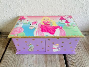 Sieradendoosje voor meisjes beschikbaar voor biedingen