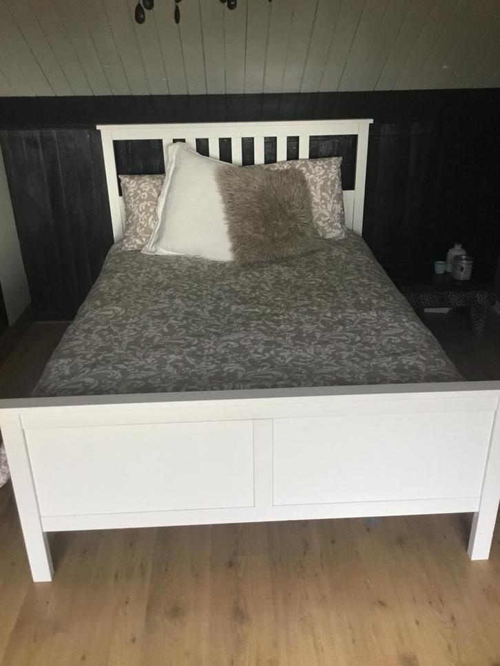 Hemnes Ikea bed (wit) - excl matras, Huis en Inrichting, Slaapkamer | Bedden, Zo goed als nieuw, Ophalen