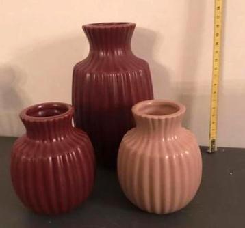 Set van 3 Vaasjes beschikbaar voor biedingen