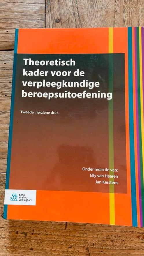 Theoretisch kader voor de verpleegkundige beroepsuitoefening, Boeken, Studieboeken en Cursussen, Zo goed als nieuw, HBO, Verzenden
