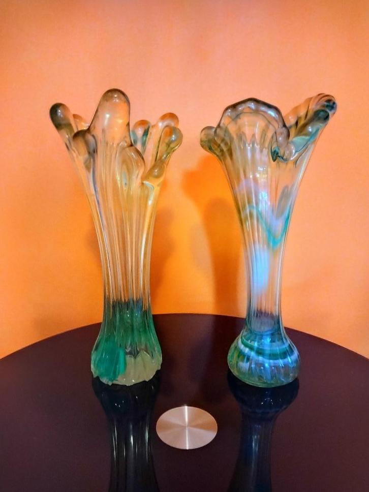 Groene Glazen vazen jaren 70 of eind jaren 60, Huis en Inrichting, Woonaccessoires | Vazen, Gebruikt, Groen, Minder dan 50 cm