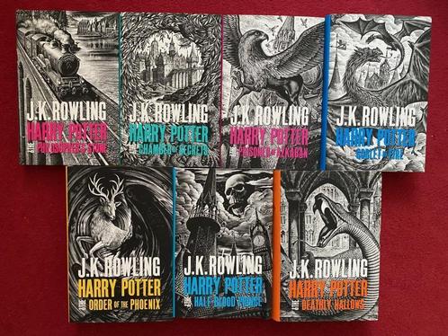 J.K.ROWLING HARRY POTTER DE COMPLETE SET IN HET ENGELS IN KA, Boeken, Fantasy, Zo goed als nieuw, Ophalen of Verzenden