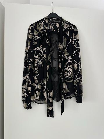 Zwarte blouse met bloemenprint CVRD beschikbaar voor biedingen