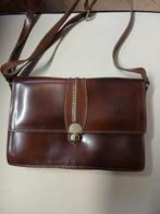 Bruine Leren Schoudertas, Sieraden, Tassen en Uiterlijk, Tassen | Schoudertassen, Ophalen of Verzenden, Zo goed als nieuw, Bruin