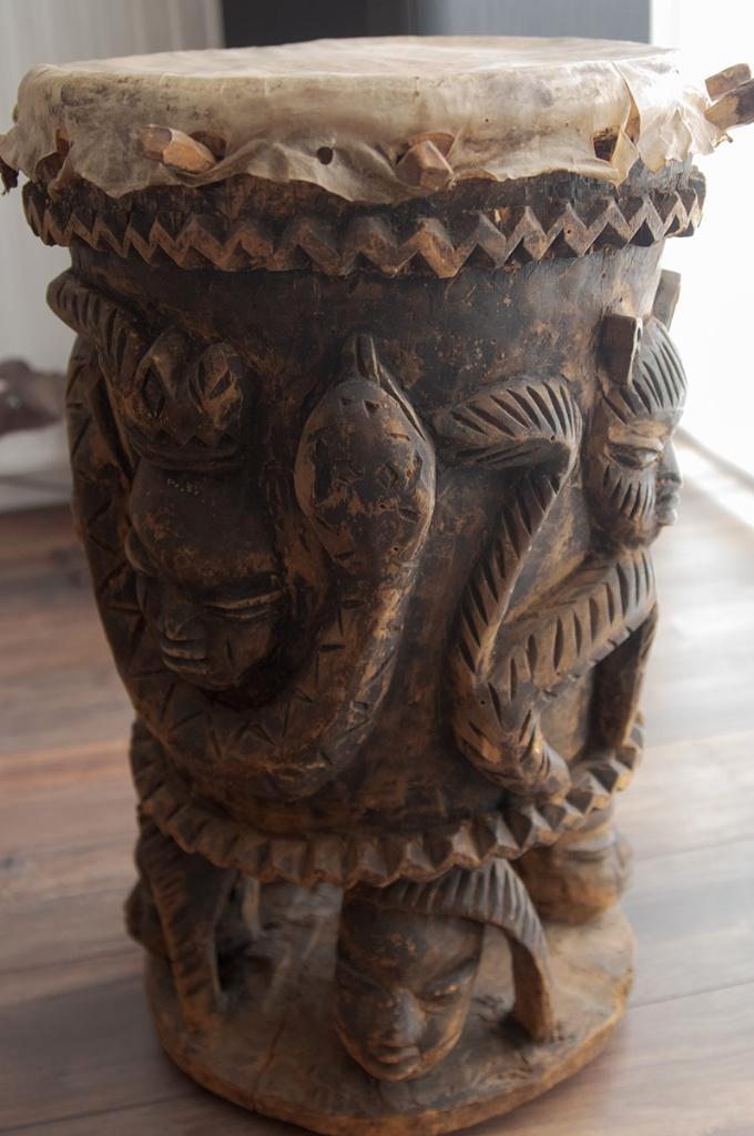 Grote oude Afrikaanse drum / trommel, Antiek en Kunst, Kunst | Niet-Westerse kunst, Ophalen
