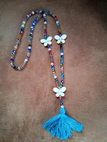 super leuke kleurige BOHO ketting hartjes beschikbaar voor biedingen