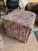 Set van 2 kleurrijke poefjes met opbergvak, Ophalen, Minder dan 50 cm, Vierkant, Zo goed als nieuw