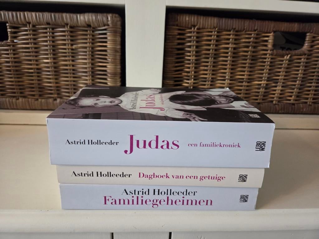 Astrid Holleeder - 3 boeken, Ophalen of Verzenden, Gelezen, Overige