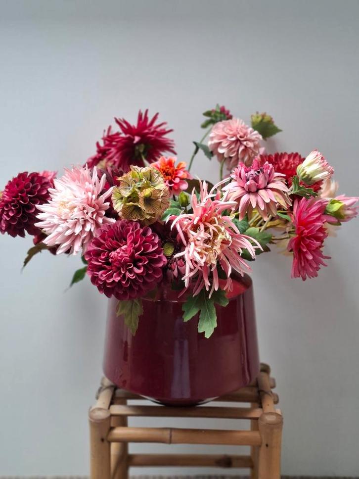 Donkerroze vaas van Pip studio met kunstbloemen, Huis en Inrichting, Woonaccessoires | Vazen, Overige kleuren, Minder dan 50 cm