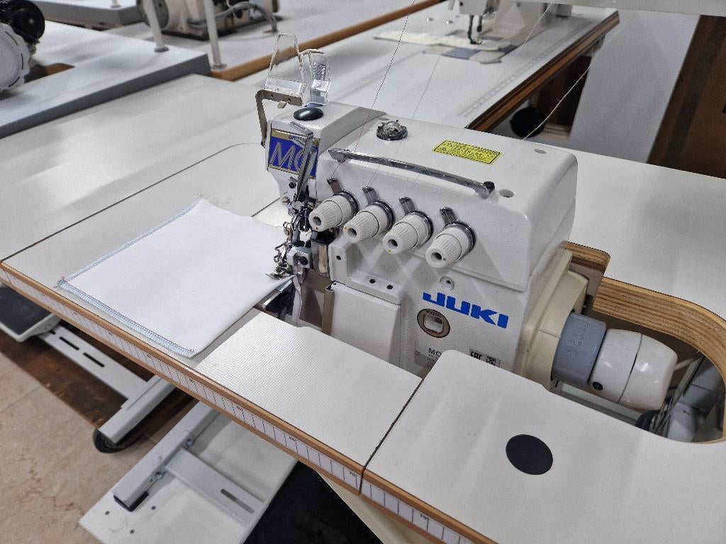 Juki MO-6814 Industriële Overlockmachine – Zo goed als nieuw, Zo goed als nieuw, Lockmachine, Industrieel, Ophalen