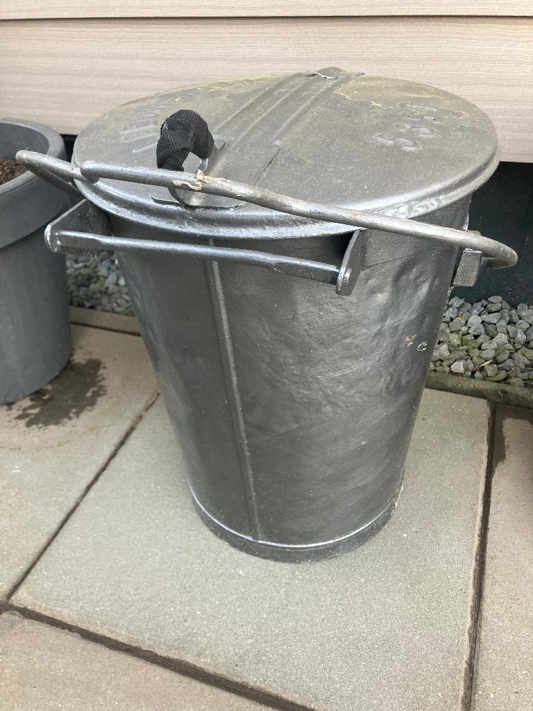 Zinken vuilnis emmer opdruk Leeuwarden, Ophalen, Gebruikt, Overige materialen, 50 tot 75 cm