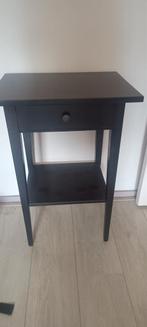 Hemnes nachtkastje zwart/bruin, Ophalen, Zo goed als nieuw, Minder dan 45 cm, 55 tot 70 cm
