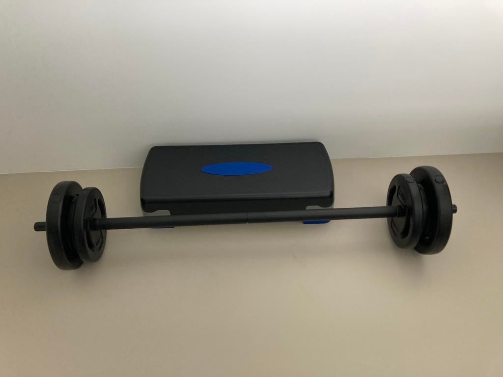 Barbell en step, Sport en Fitness, Fitnessmaterialen, Ophalen, Zo goed als nieuw, Stepbank