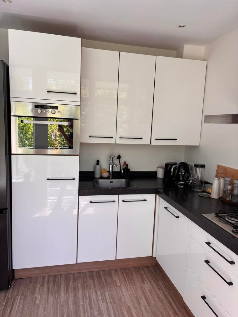 Whole kitchen (with stove and oven), Huis en Inrichting, Keuken | Complete keukens, Ophalen, Gebruikt, Wit