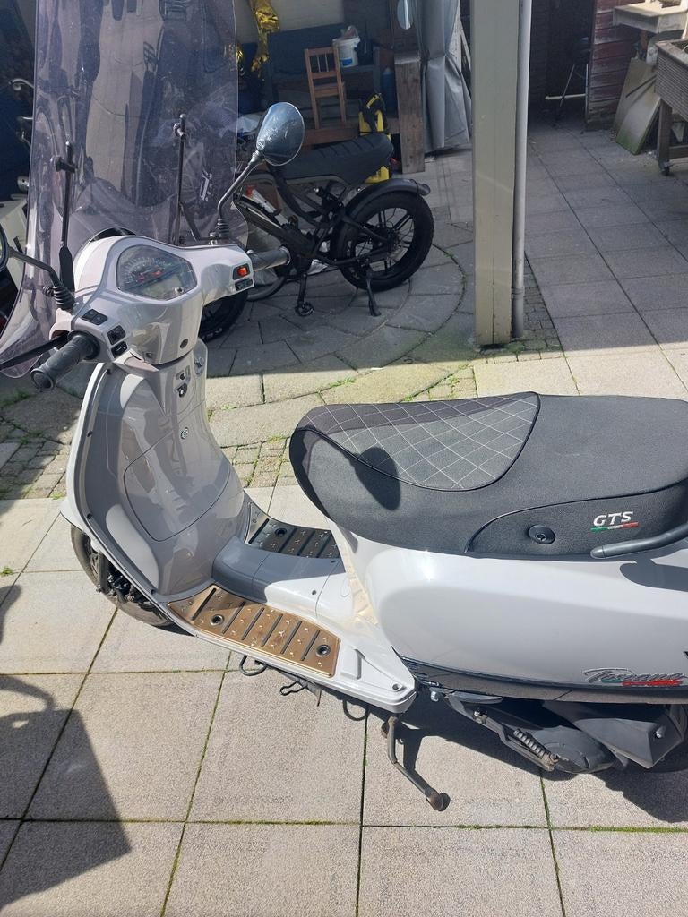 Gts scooter, Ophalen of Verzenden, Gebruikt, Benzine