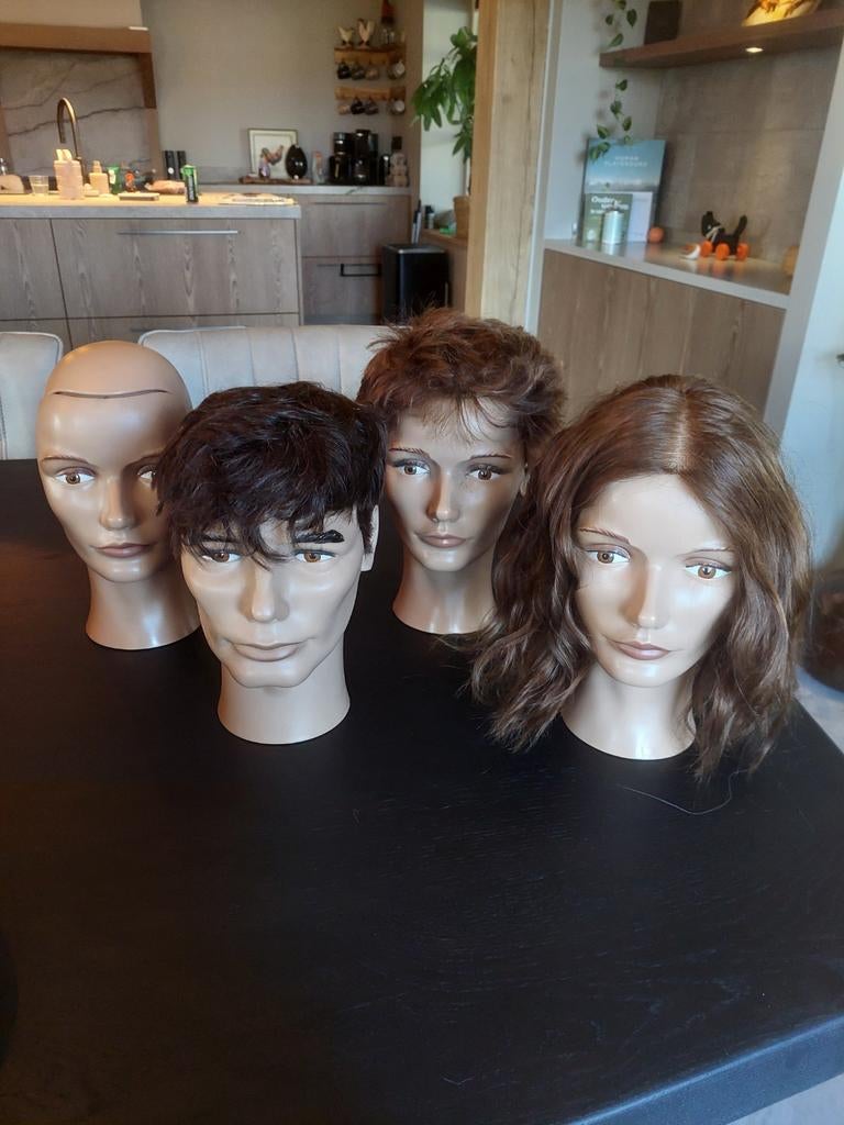 Stylinghoofden en pruiken pivot point voor kappersopleiding., Ophalen, Gebruikt, Pruik of Haarverlenging