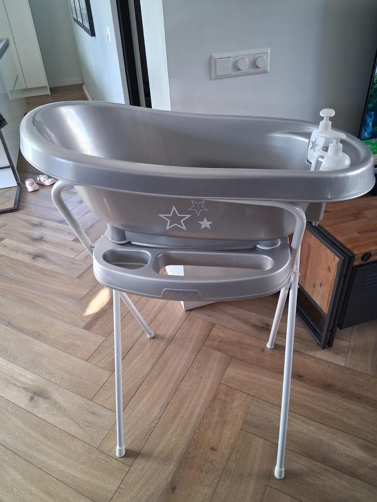 Bébé-jou baby badje met standaard, Kinderen en Baby's, Badjes en Verzorging, Ophalen of Verzenden, Zo goed als nieuw, Badje, Bébé-jou