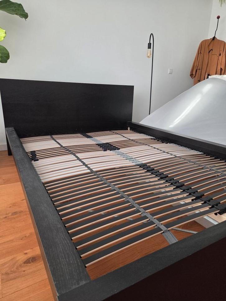 Bed op te halen gratis!, Huis en Inrichting, Slaapkamer | Bedden, Gebruikt, Tweepersoons, 140 cm, 200 cm, Hout, Zwart, Ophalen