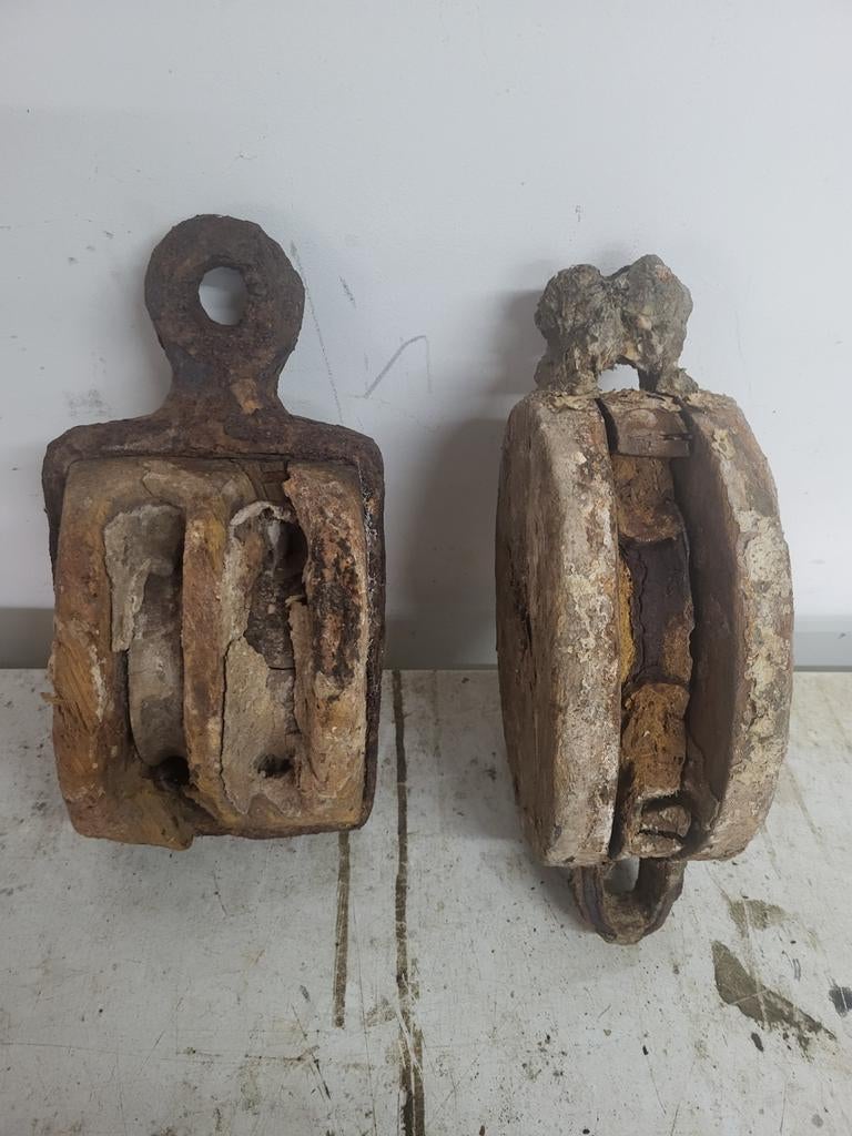 Twee oude houten katrollen, Ophalen of Verzenden