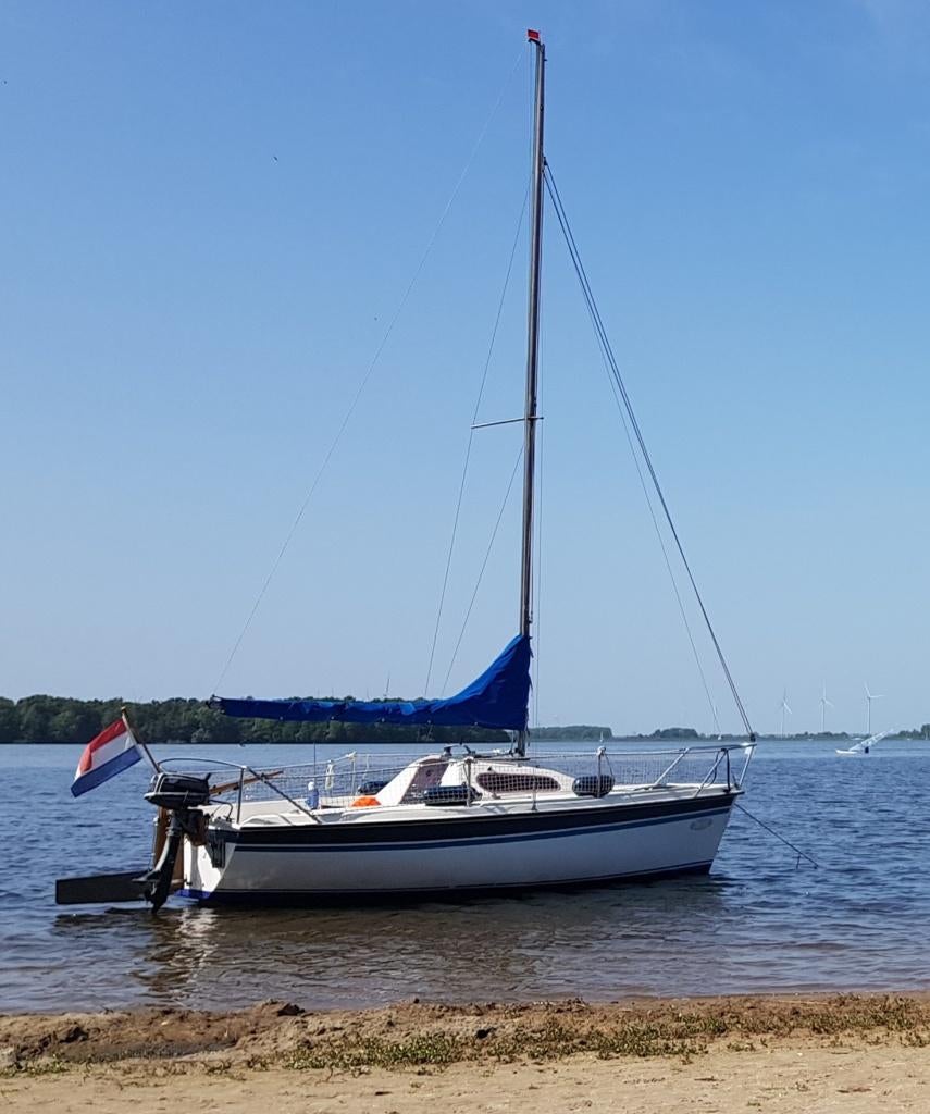 Kelt 550 met veel zeilen + 6 pk motor + gereviseerde trailer, Watersport en Boten, Ophalen, Gebruikt, Tourjacht of Cruiser, Tot 6 meter