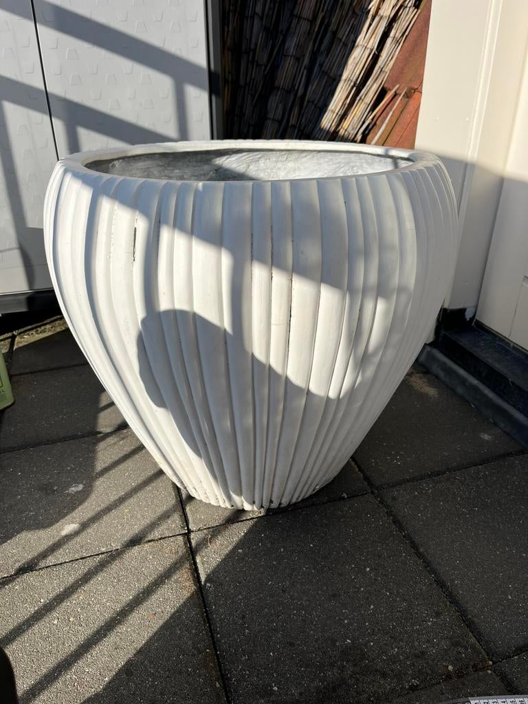 Grote binnen of buitenpot, wit, kunststof, Tuin en Terras, Bloempotten, Ophalen, Kunststof, Gebruikt, 40 cm of meer