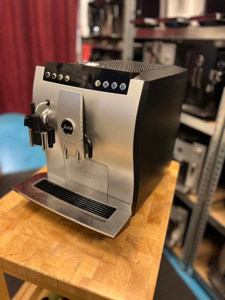 Jura z 5.2, Witgoed en Apparatuur, Koffiezetapparaten, Info@jura.com, 10 kopjes of meer, Koffiemachine, Ophalen of Verzenden