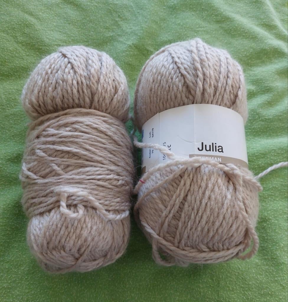 2 bollen wol lichtbruin/berge(Julia), Hobby en Vrije tijd, Breien en Haken, Ophalen of Verzenden, Nieuw, Breien of Haken, Wol of Garen