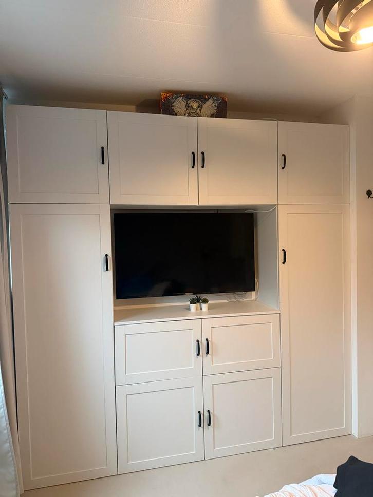 Kledingkast met TV-meubel - Ideaal voor kleine kamers!, Huis en Inrichting, Kasten | Kledingkasten, Gebruikt, 200 cm of meer, 200 cm of meer