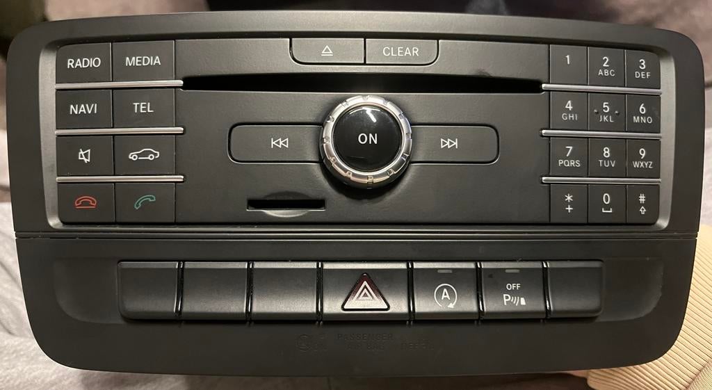 Radio mercedes CLA/A klasse, Ophalen, Zo goed als nieuw