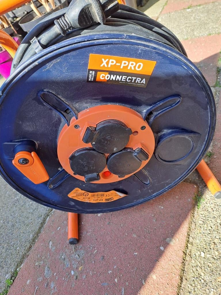 Kabelhaspel 50 meter met thermische beveiliging, Ophalen