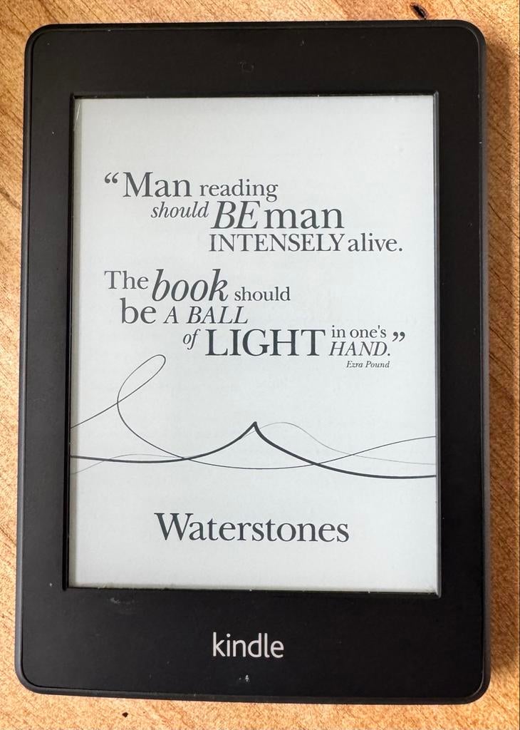 Amazon Kindle e-reader | WiFi | met hoesje, Computers en Software, Ophalen of Verzenden, Gebruikt, 6 inch of minder, 4 GB of minder