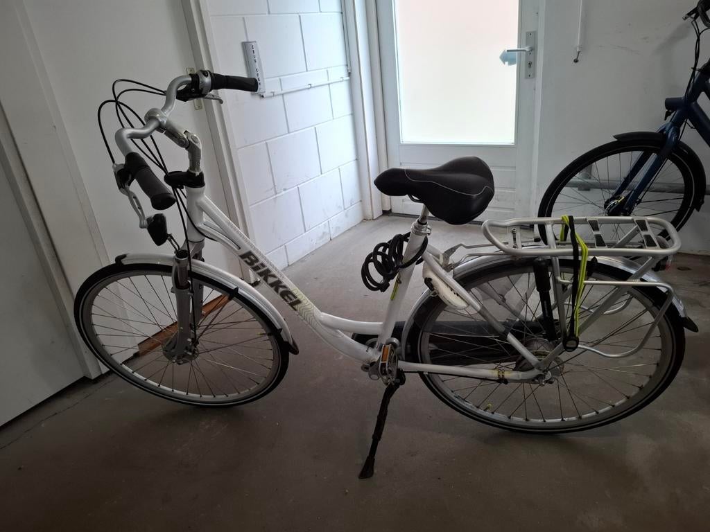 Mooie Damesfiets /1x gebruikt/met 2 sloten + sleutels 4st., Fietsen en Brommers, Fietsen | Dames | Damesfietsen, Ophalen, Gebruikt
