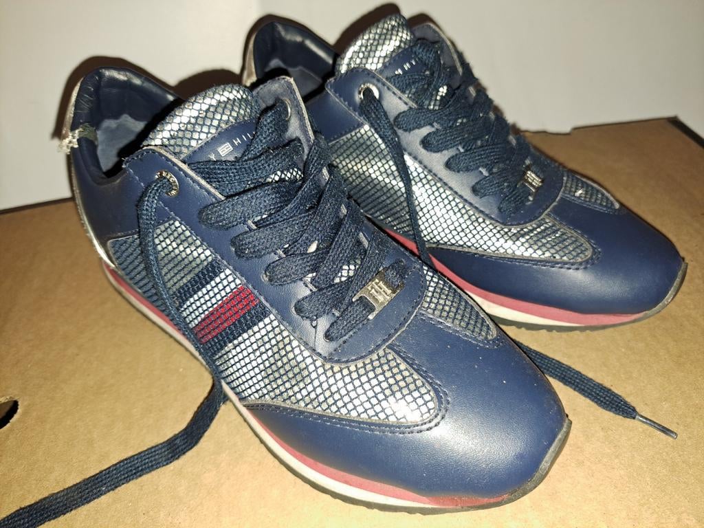 Tommy Hilfiger sneakers dames maat 40 blauw lichte schade, Ophalen, Blauw, Tommy Hilfiger, Sneakers of Gympen