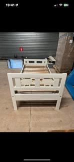 IKEA kinderbed wit, Kinderen en Baby's, Kinderkamer | Bedden, Gebruikt, 70 tot 85 cm, Ophalen of Verzenden, Lattenbodem