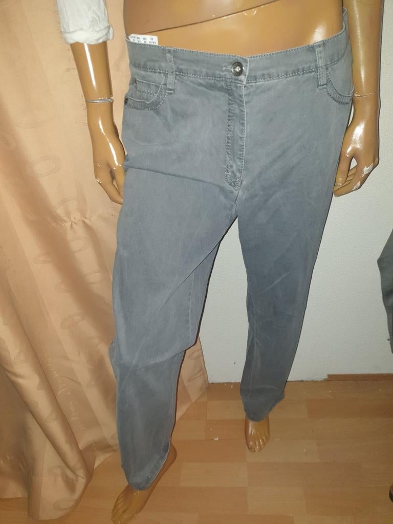 Brax Jeans grijze broek maat 42 zgan, Maat 42/44 (L), Zo goed als nieuw, BRAX, Ophalen of Verzenden