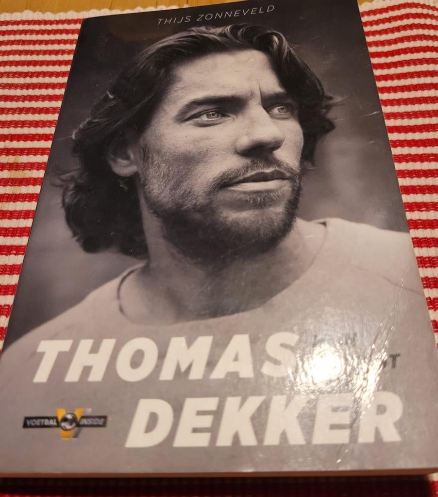 Thomas dekker voetbal inside thijs zonneveld tour de france, Boeken, Ophalen of Verzenden, Zo goed als nieuw, Sport