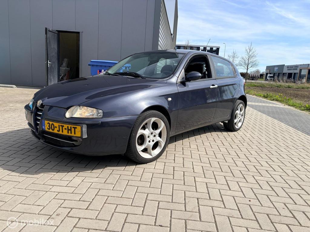 Alfa Romeo 147 1.6 T.Spark Export Trekhaak Remus Clima Radio, Auto's, Alfa Romeo, Bedrijf, Te koop, ABS, Airbags, Airconditioning