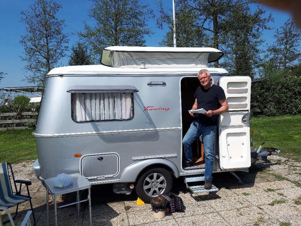 Eriba Familia Touring GT 310, zeer compleet., Caravans en Kamperen, Dwarsbed, Luifel, Treinzit, Tot en met 3