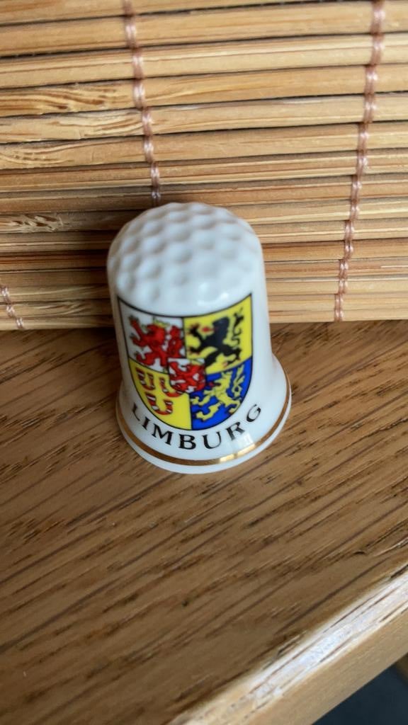 Limburg vingerhoed vingerhoedje vingerhoedjes vingerhoeden, Verzenden, Nieuw, Porselein, Nederland