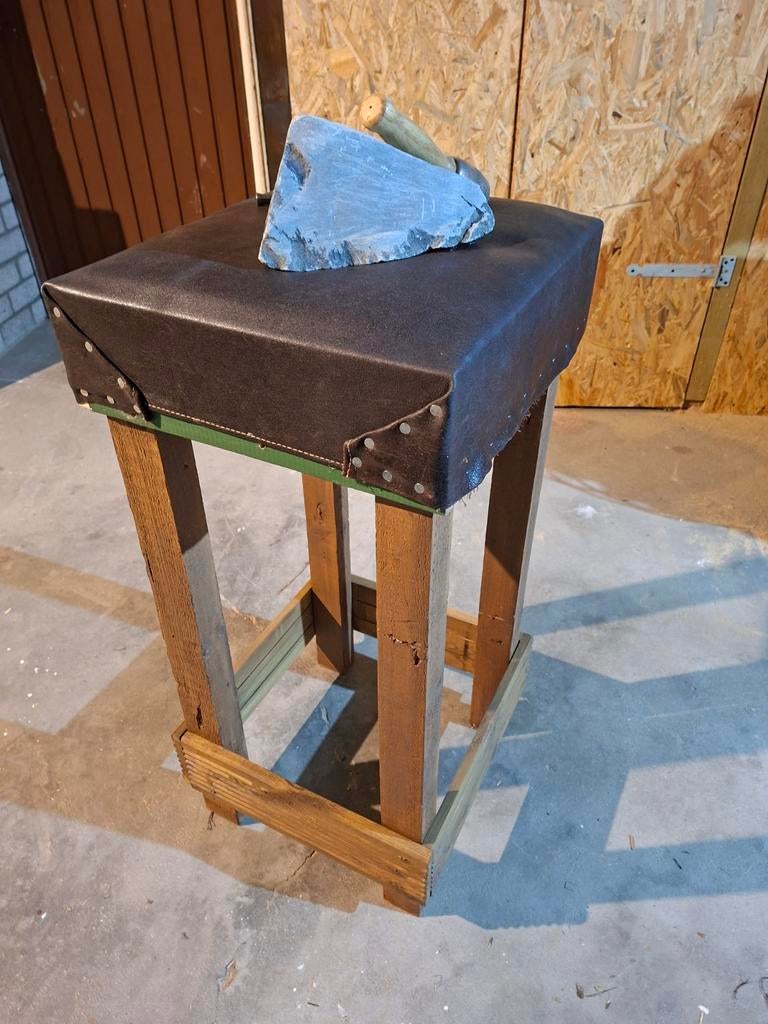 Beeldhouwbok met zacht werkvlak - 93 cm hoog, Ophalen, Overige typen